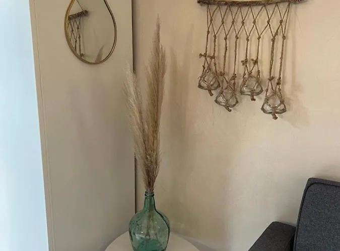 Proche Village Naturiste, Terrasse Et Parking *