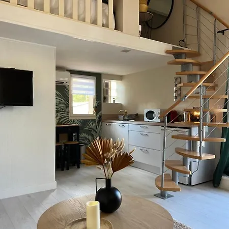 Proche Village Naturiste, Terrasse Et Parking Apartment