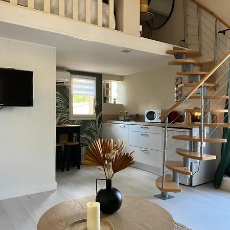 Proche Village Naturiste, Terrasse Et Parking 아파트